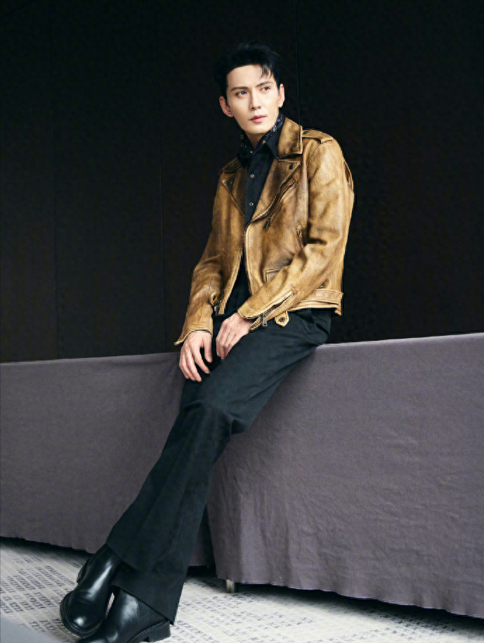 突然宣布告别演员岗位，“低音炮”男神退圈不演戏了？