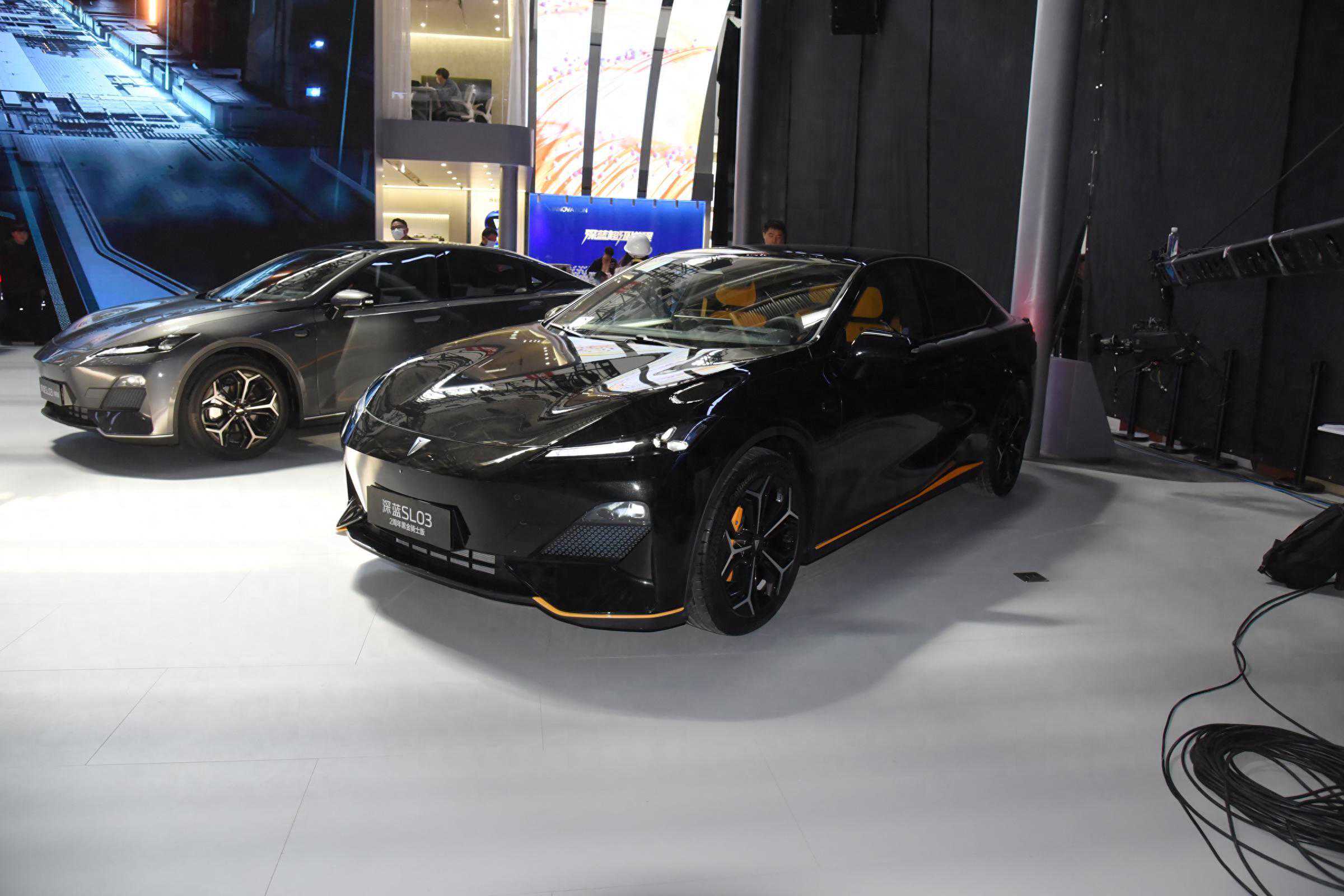 深蓝SL03两周年黑金骑士版上市，外观更酷炫，售价16.69万元起