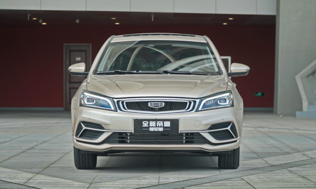 7万元精打细算 荣威i5和吉利帝豪谁能赢得全家欢心？