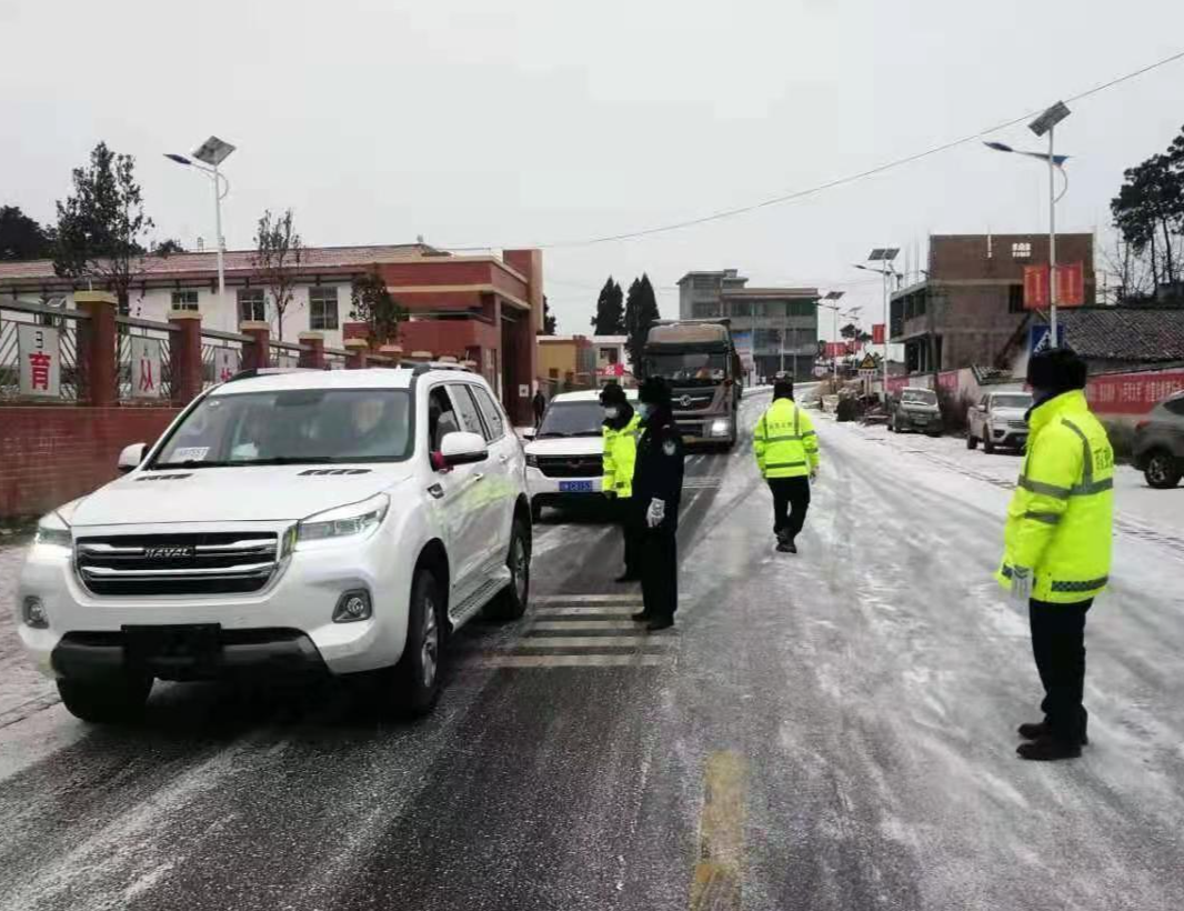 罕见！四川西昌、攀枝花主城区都下了“头皮雪”气温陡降10多度