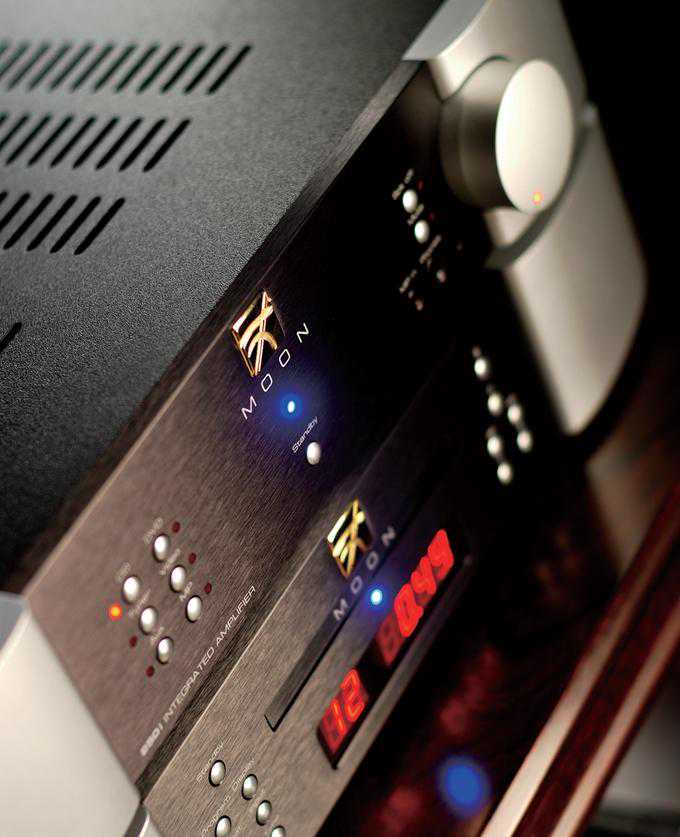 Moon Neo系列的260D CD唱机和250i合并功放机