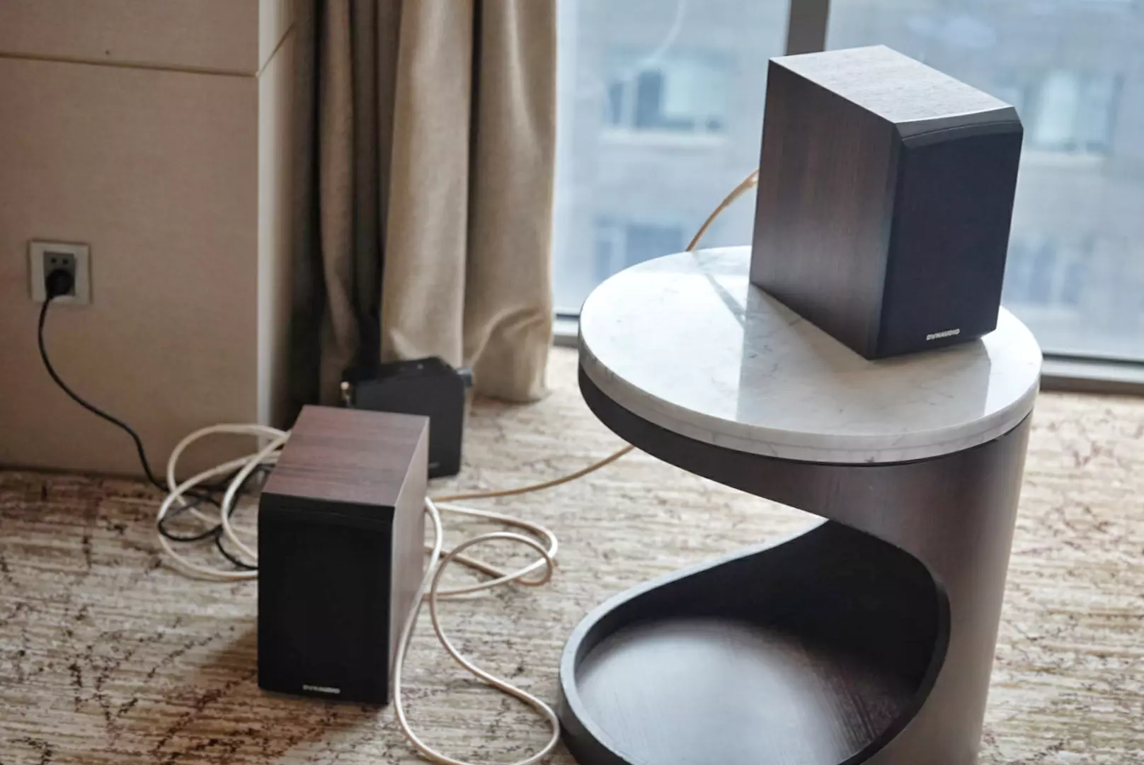 一万块搞定顶级书架音箱！丹拿新意境Emit 10+NAD D3020功放分享