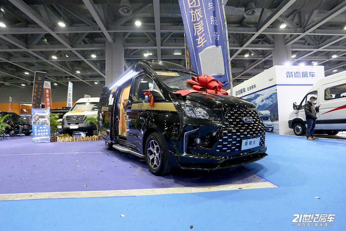 商旅两用，配置功能丰富！福客特黑骑士总裁版房车