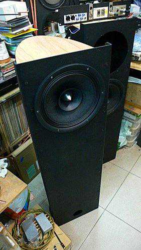 一个不嫌少，两个刚刚好，高密度的声音确实比较接近乐器真实声音