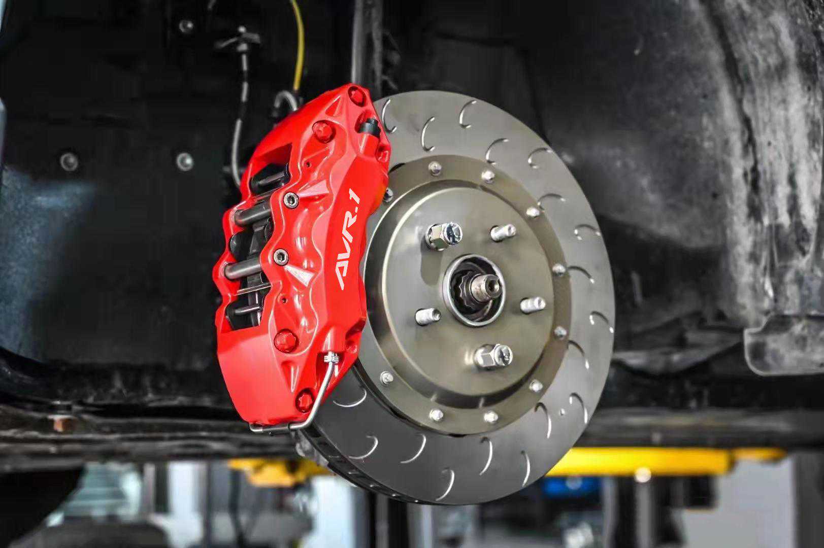 丰田RAV4荣放改装大六活塞刹车卡钳