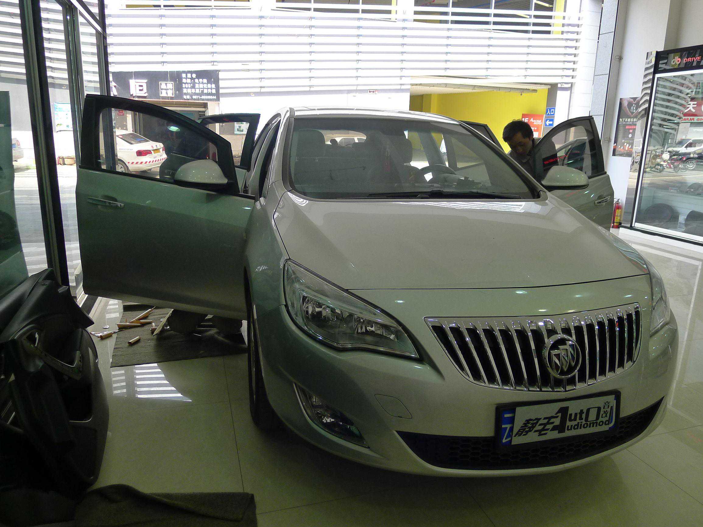 快速提升别克英朗汽车音效！AWAVE喇叭 四门大白鲨隔音 昆明静丰