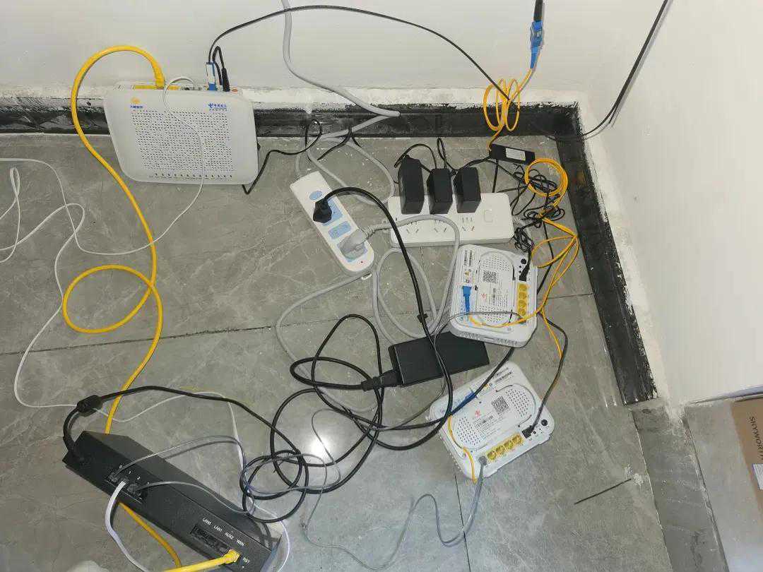 湖北恩施：一间出租屋四条固话线？警方循线端掉一个犯罪团伙