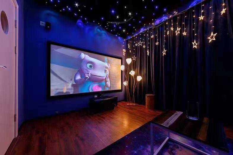 自助私人影院和传统私人影院有什么区别？