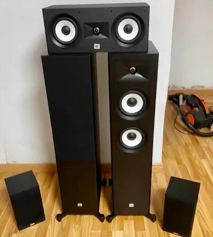 JBL经典家庭影院，打造您的私人影院，让您在家也能享受听觉盛宴