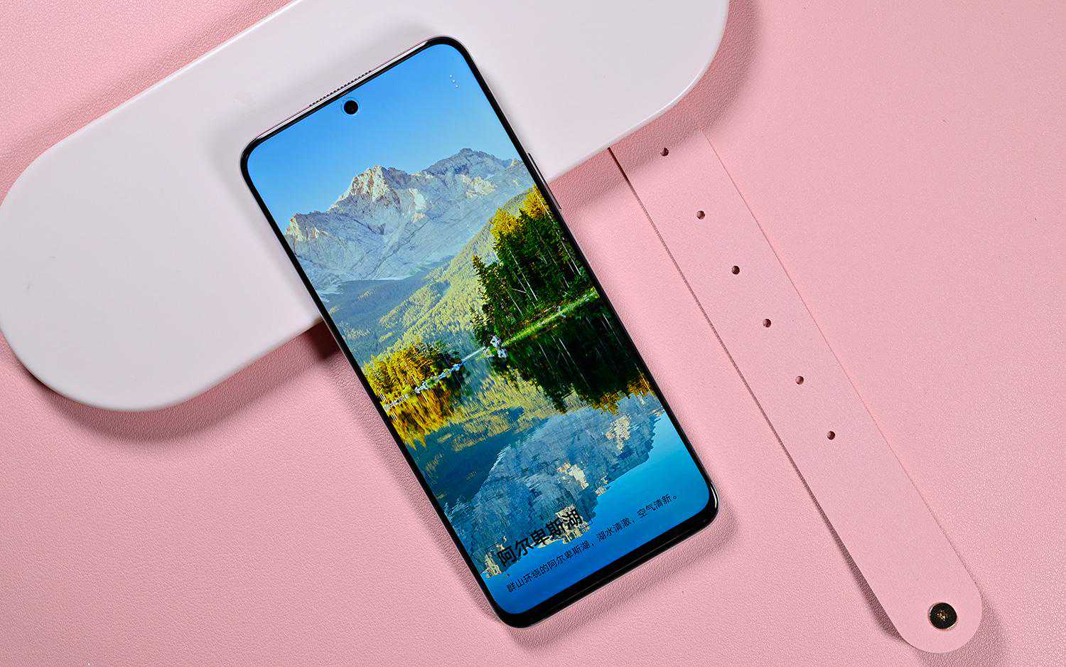 荣耀红米手机1500元对决：一款有256GB存储，一款配OLED高刷屏