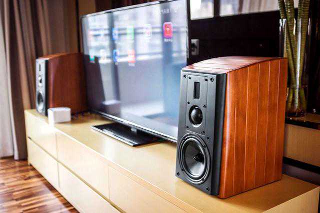 低调的奢华 体验惠威科技M3A无线书架箱