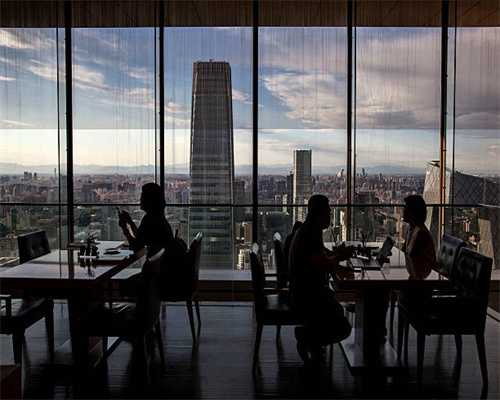 森海无线话筒登上广院之春歌手舞台