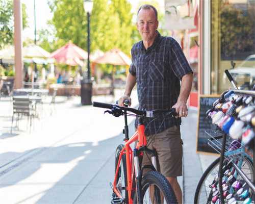 车前盲区风险大 别从车头前绕行 【农村交通安全知识系列手册】