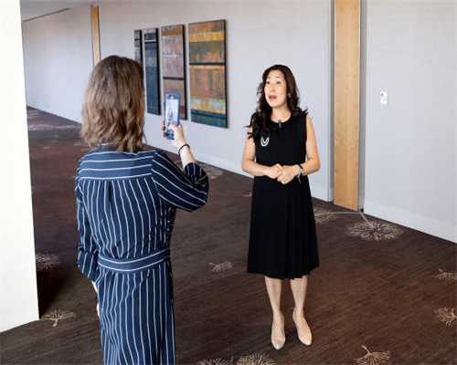 苹果减产冲击供应链企业 富士康厂妹想多挣钱去做华为手机