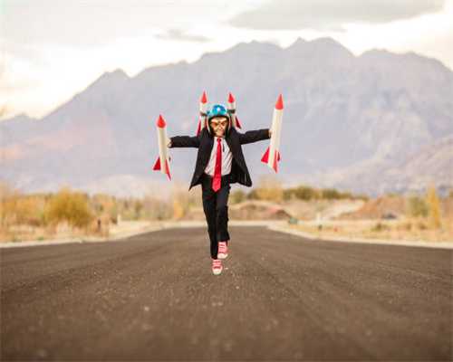 为了制造男高音，欧洲人阉割了十万男童