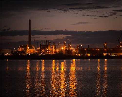 表皮样囊肿和蛛网膜囊肿具有相同的T1和T2特点，DWI应如何鉴别？